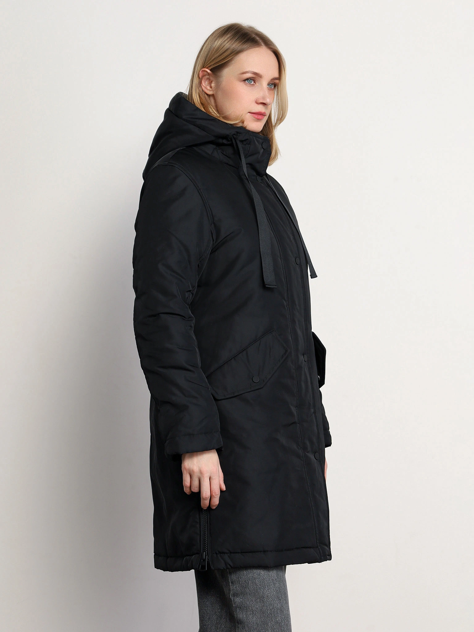 Куртка утепленная черного цвета